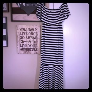 Black and White Striped Bodycon Mermaid Dr…